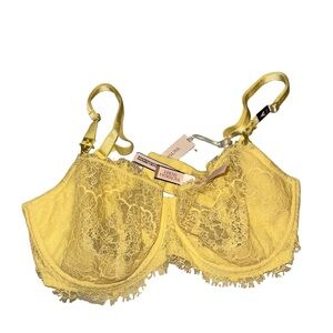 Victoria’s Secret Yellow Lace Bra